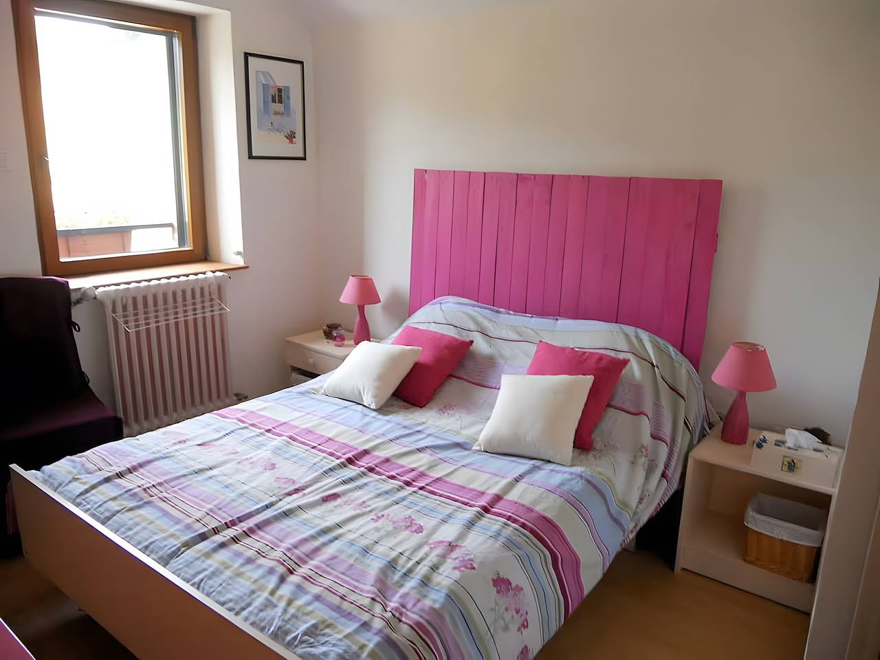 Chambre d’hôtes « La Vie en Rose » avec piscine et terrasse partagées, Wi-Fi in Saint-Guinoux, Région de Saint-Malo
