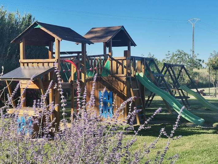 Location de vacances pour 4 personnes, avec jardin ainsi que piscine et vue, adapté aux familles à Modène - 3