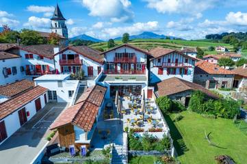 Hôtel pour 2 personnes, avec sauna et piscine ainsi que jacuzzi et jardin à Ainhoa