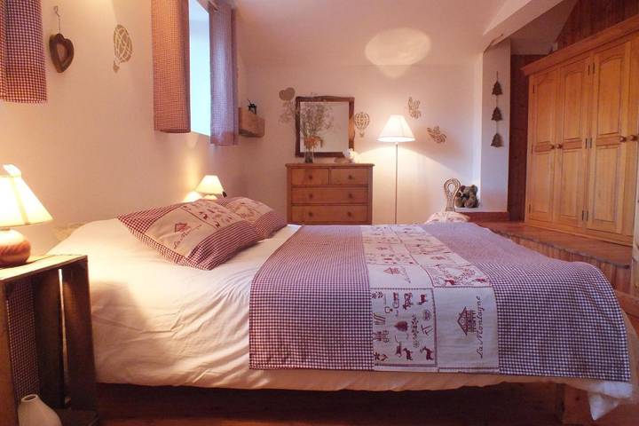 Gîte pour 2 personnes, avec vue et jardin à Saint-André-d'Embrun