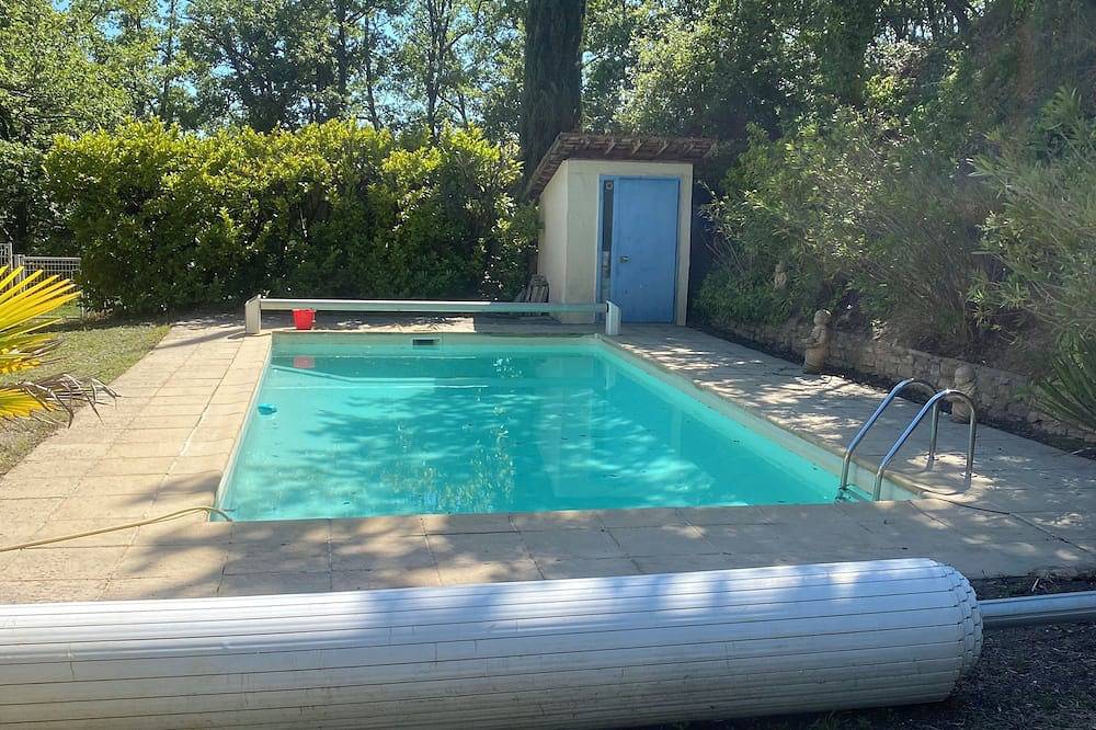 L'Orée Haut. 8-bed house in the Luberon regional nature park in Mane, Parc naturel régional du Luberon