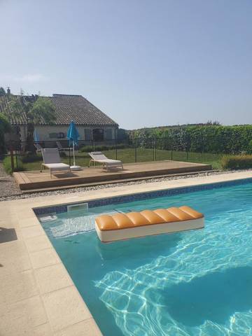 Gîte pour 4 personnes, avec jardin ainsi que piscine et vue à Cahuzac-sur-Vère