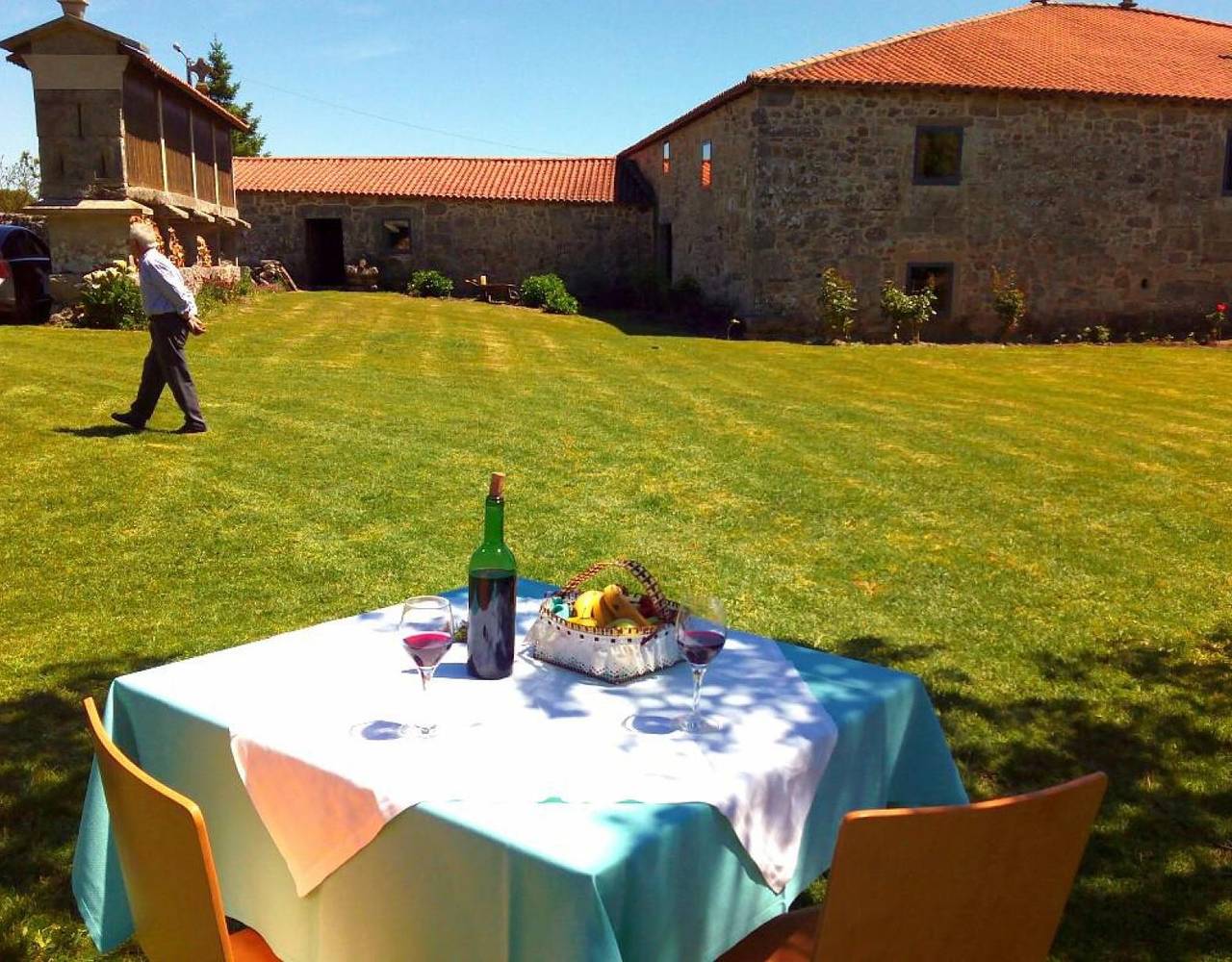 Casa rural 'Portomeñe' con vistas a la montaña, jardín privado y Wi-Fi in Quinzán, Chantada