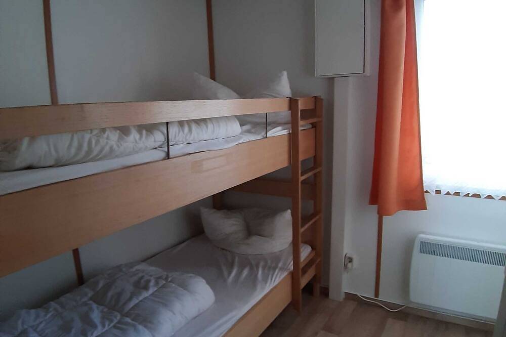 Ganze Wohnung, Ferienbungalow Nr. 1 - Ferienpark Seenland Betriebsgesellschaft in Lychensee, Lychen