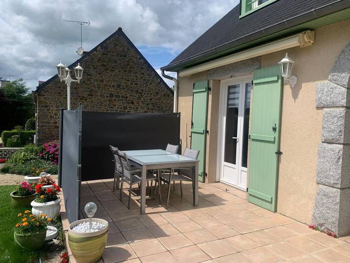 Location de vacances pour 2 personnes, avec terrasse ainsi que jardin et vue à Roz-Landrieux - 4
