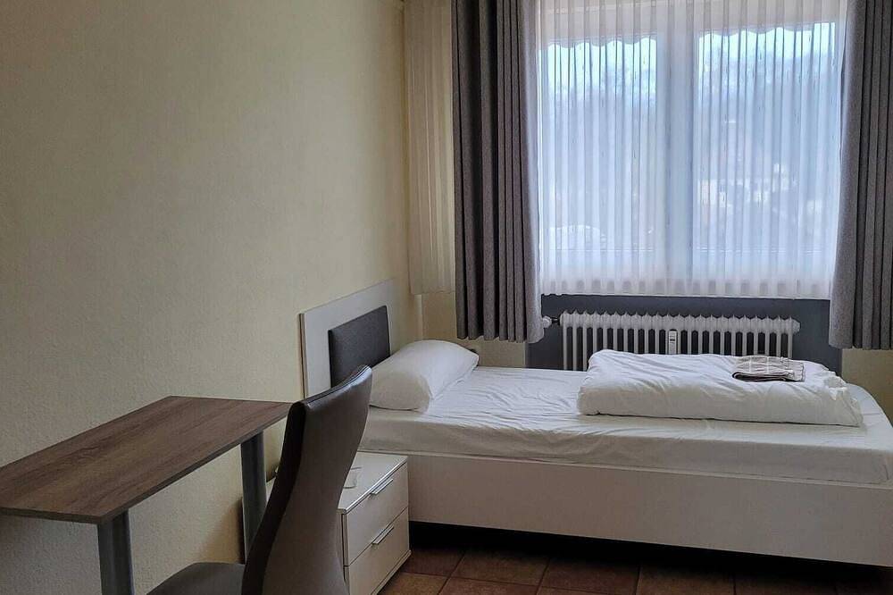 Privates Gästezimmer für Durchreisende & Geschäftstätige mit guter Bahnanbindung in Kerpen, Rhein-Erft-Kreis