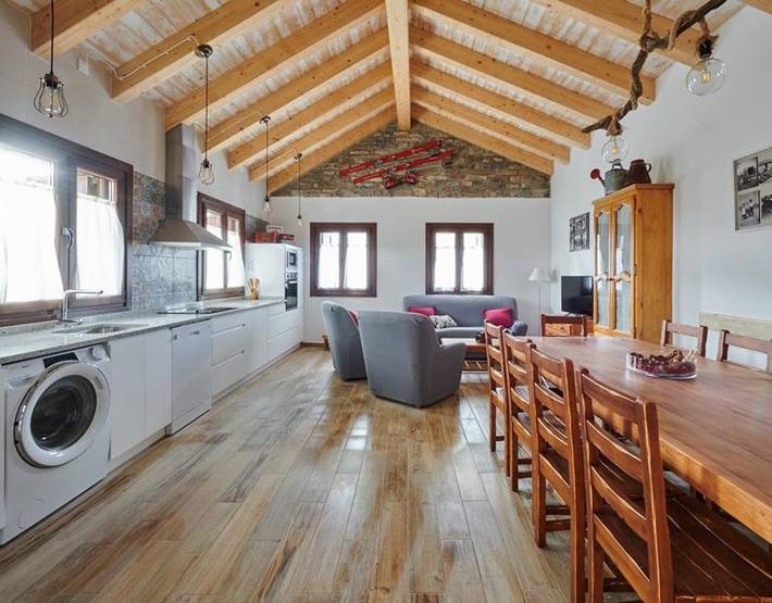 Casa rural para 10 personas, con jardín, Se admiten mascotas en Aragón - 3