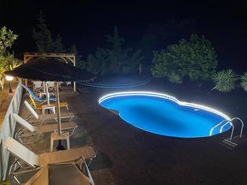 Villa für 5 Personen, mit Terrasse und Pool sowie Ausblick und Garten, mit Haustier in Chalkidiki