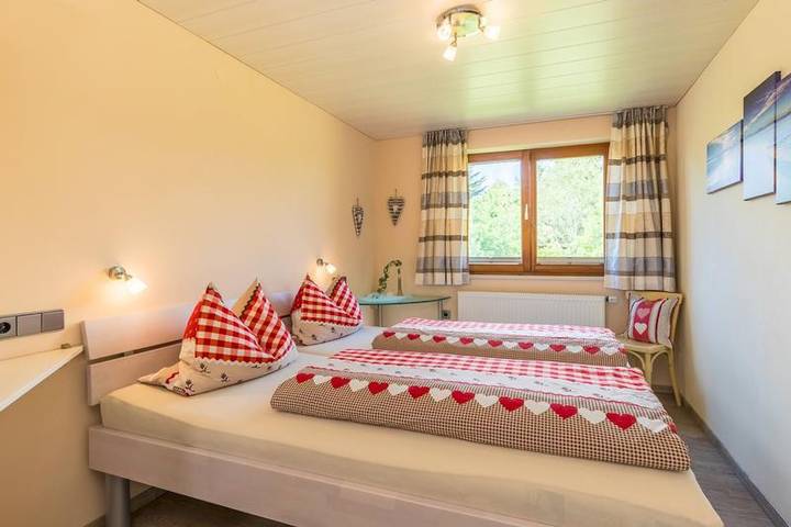 Hel lägenhet, Apartment 'Obstwiese' with Mountain View, Wi-Fi, Free Parking, Pets on Request in Hergensweiler, Schwaben (Bayern)
