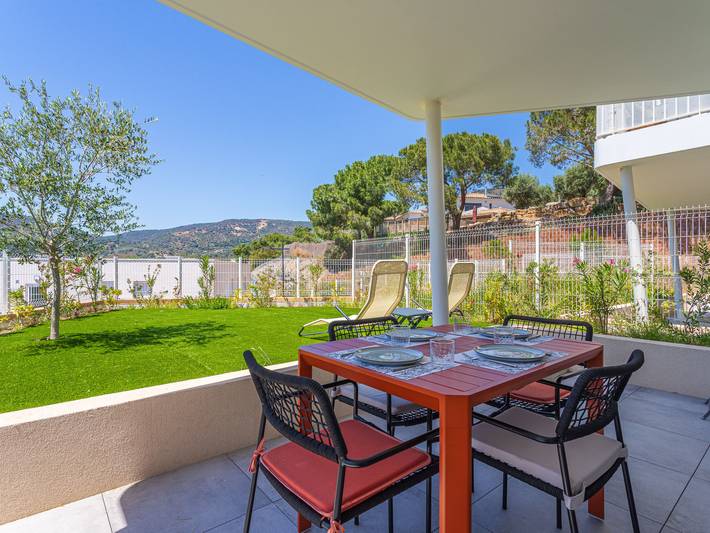 Ferienwohnung für 4 Personen, mit Garten und Terrasse in Le Lavandou