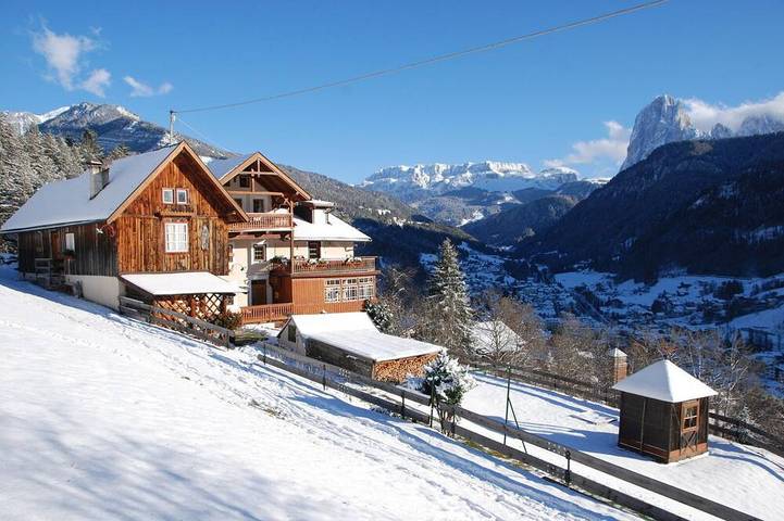 Bauernhof für 4 Personen, mit Balkon und Garten im Grödnertal
