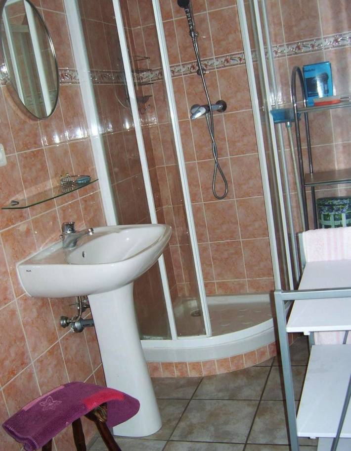 Gîte pour 4 personnes, avec vue à La Trinité - 2