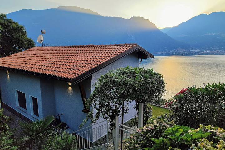 Laguna Blu - Villa da sogno con idromassaggio panoramico sul Lago di Como in Olgiasca, Colico