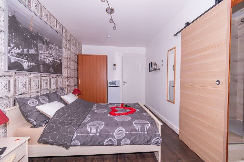 Ganze Wohnung, La Belle Epoque Room in Puttelange-aux-Lacs, Saargemünd