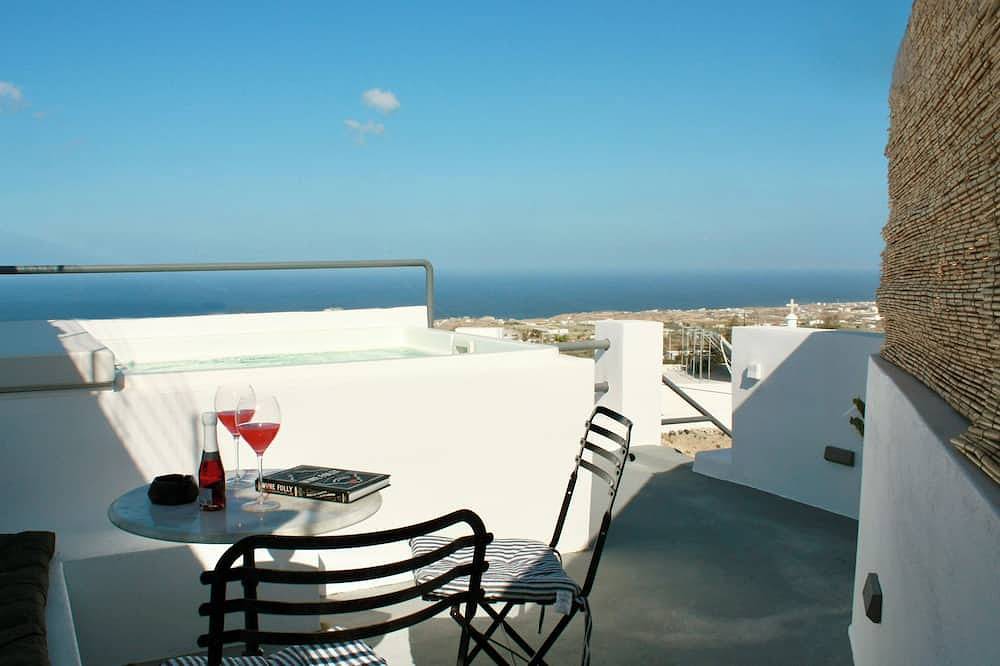 The Lava Villa | Exquisite villa in Fira, perfect for relaxation and unwinding in Firostefani, Thera