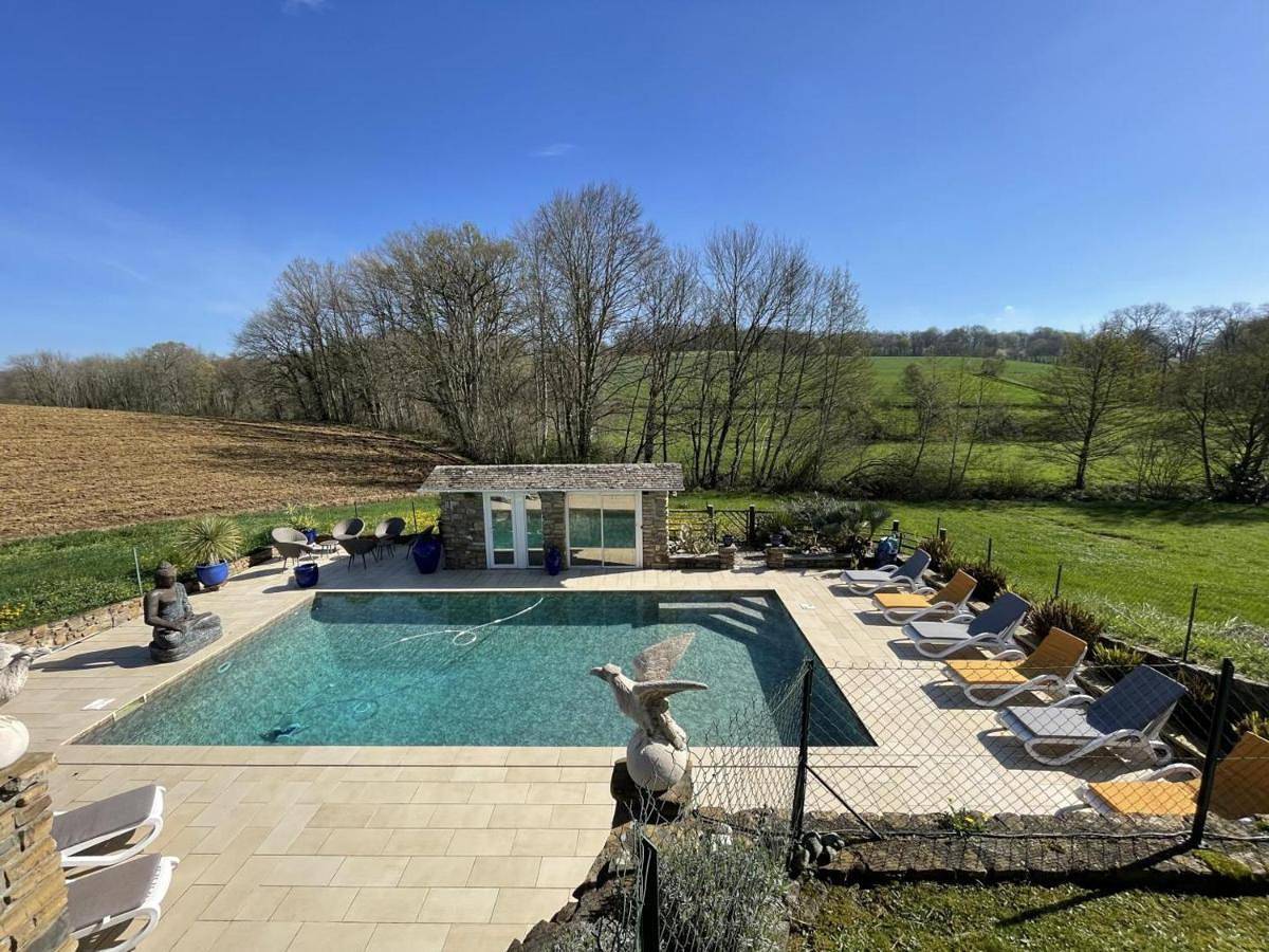 Appartement entier, Appartement de vacances pour 2 personnes avec piscine in Asson, Béarn