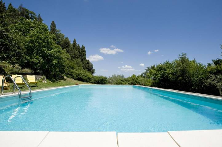 Agriturismo per 8 persone, con vista lago e giardino nonché piscina per bambini a Barberino di Mugello