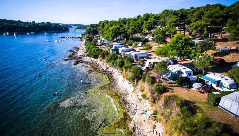 Camping für 5 Personen, mit Terrasse in Medulin - 2