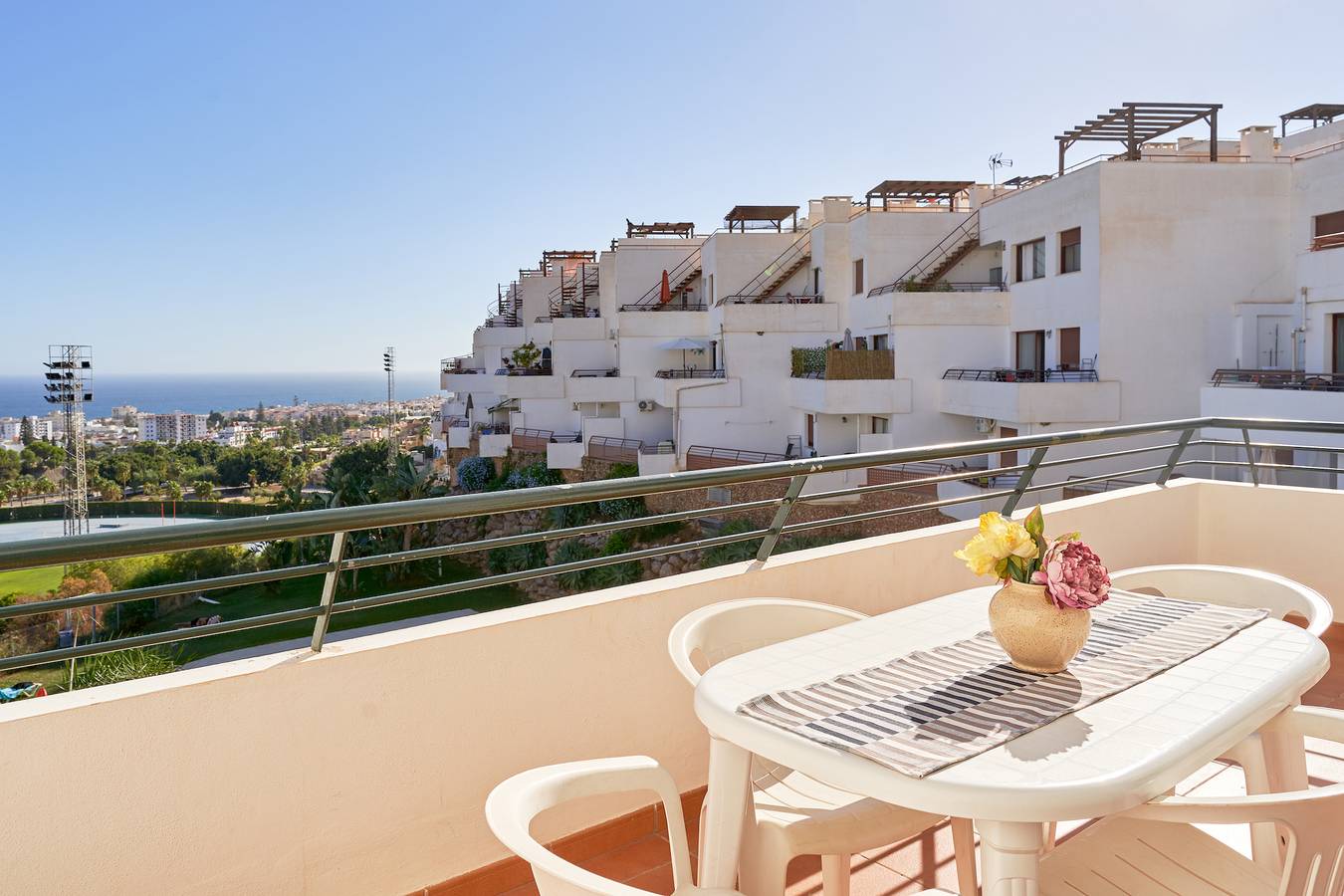 Appartement entier, Appartement 'Balcon De Nerja' avec vue sur la mer, Wi-Fi et climatisation in Nerja, Costa del Sol