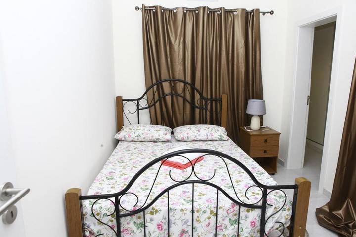 Gîte pour 6 personnes, avec terrasse et vue dans Praia