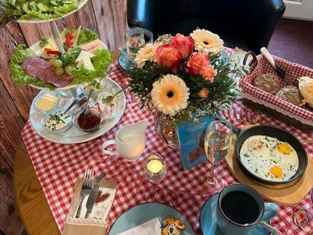 Ganze Ferienwohnung, Pension am Reethaus - Apartment Alm in Neuhausen/Spree, Lausitz