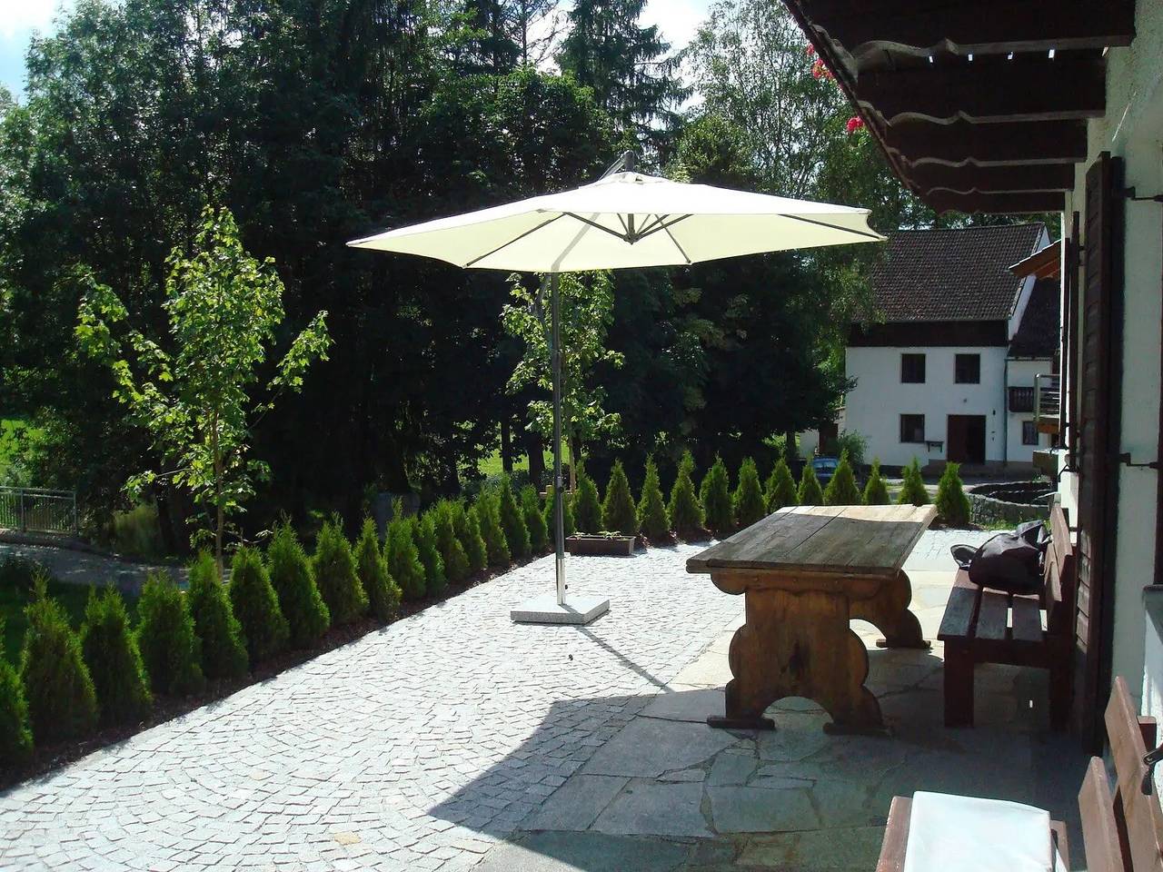 Entire apartment, Apartment 'Ferienwohnungen Memminger' with Private Terrace and Wi-Fi in Aicha vorm Wald, Eastern Bavaria