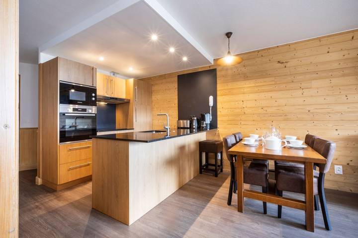 Gîte pour 4 personnes, avec Balcon ainsi que Piscine et Sauna dans Station De Val Thorens - 4