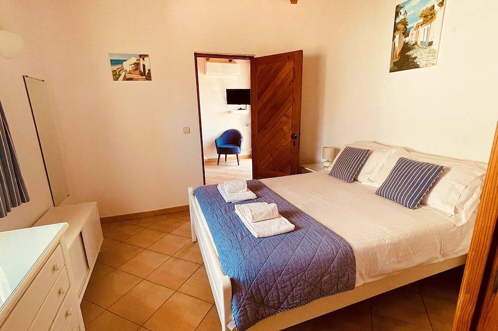 Ganze Wohnung, Algar de Benagil apt - A Maré in Salema, Naturpark Südwest-Alentejo und Costa Vicentina