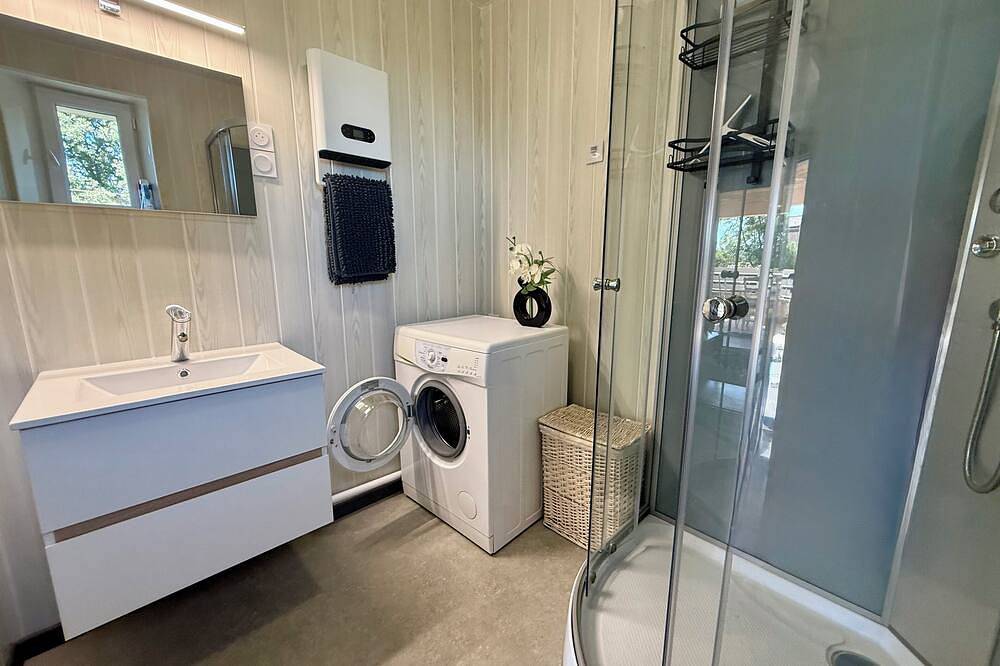 Ganze Wohnung, Le Lavandin: Air conditioning, parking and terrace with view in Montélimar, Nyons und Umgebung