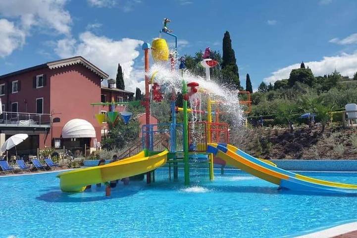 Ferienpark für 8 Personen, mit Pool am Gardasee
