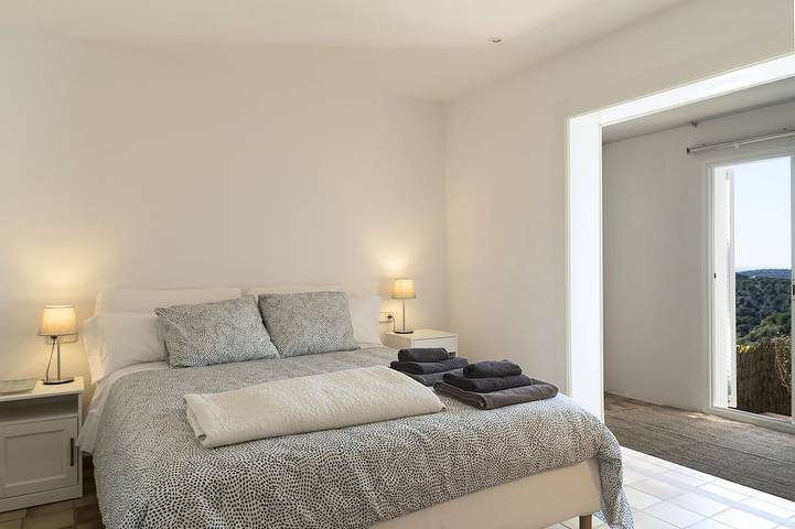 Twin villas with large pool and sea views near Barcelona. Free wifi, a/c in Sant Pol de Mar, Costa del Maresme