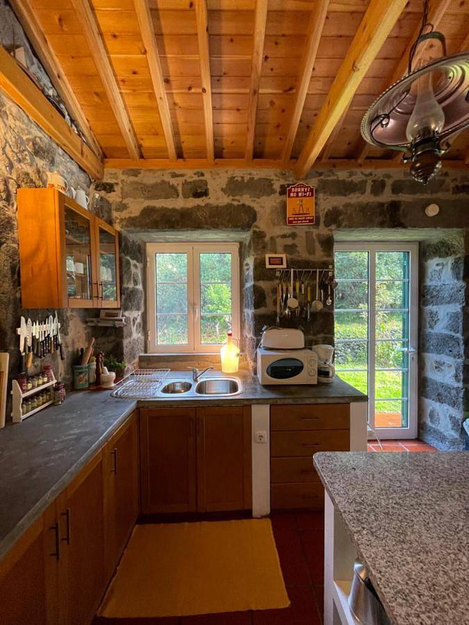 Location de vacances pour 6 personnes, avec vue et jardin dans Capelo - 2