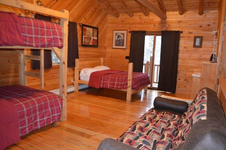 Cottage for 14 people, with balcony and yard in Lake Superior