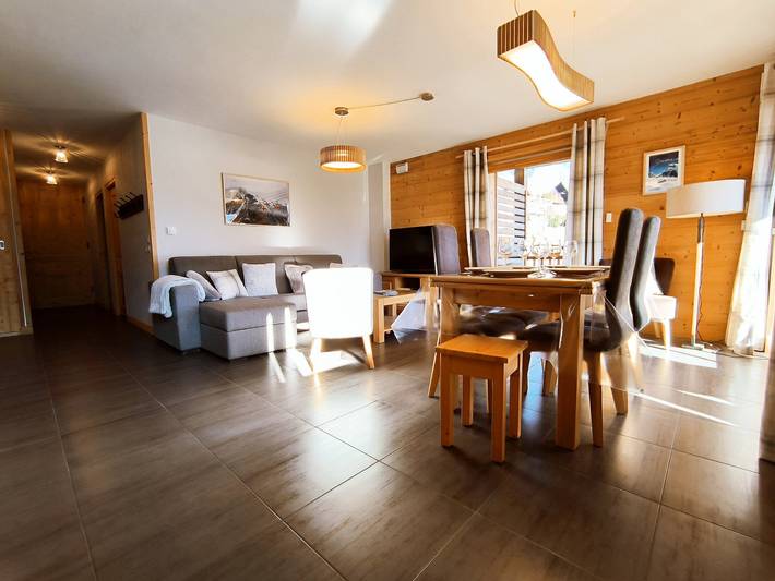 Apartamento entero, Apartamento luminoso T3 para 4-6 personas con WIFI y parking en Samoëns in Samoëns, Region Bonneville