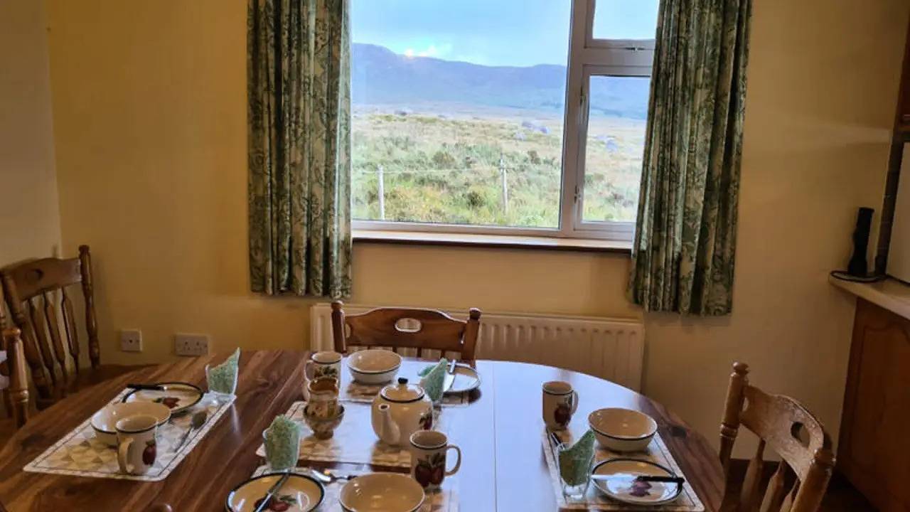 Ganze Ferienwohnung, Ferienwohnung für 5 Personen (92 m²) in Lough Nafurnace in Connemara