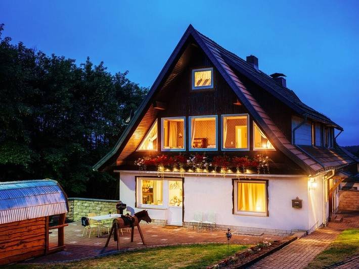 Ferienhaus für 12 Personen, mit Garten und Sauna