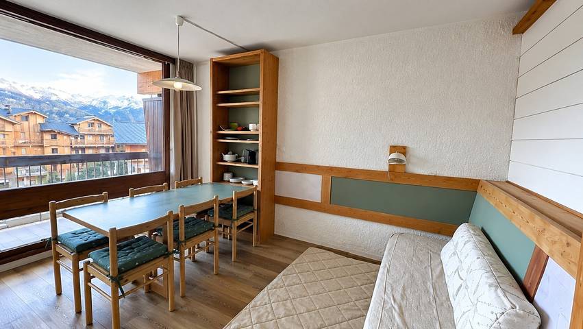 Apartamento entero, Apartamento '- Les 2 Alpes' con vistas a la montaña, piscina compartida y wifi in Mont-de-Lans, Les Deux Alpes