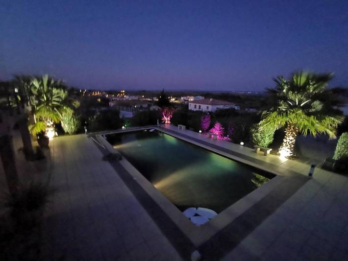 Gîte pour 4 personnes, avec terrasse ainsi que vue et piscine à Adissan - 3