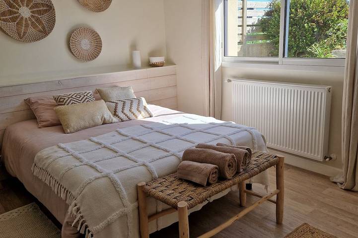 Location de vacances pour 8 personnes, avec jardin et terrasse dans Plage Traon Nevez Plouezoc H - 2