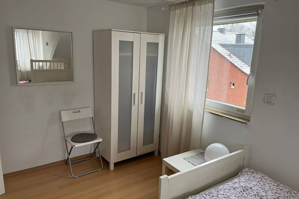 Lovely and Peaceful, Cosy Guest House in Cologne in Chorweiler, Cologne