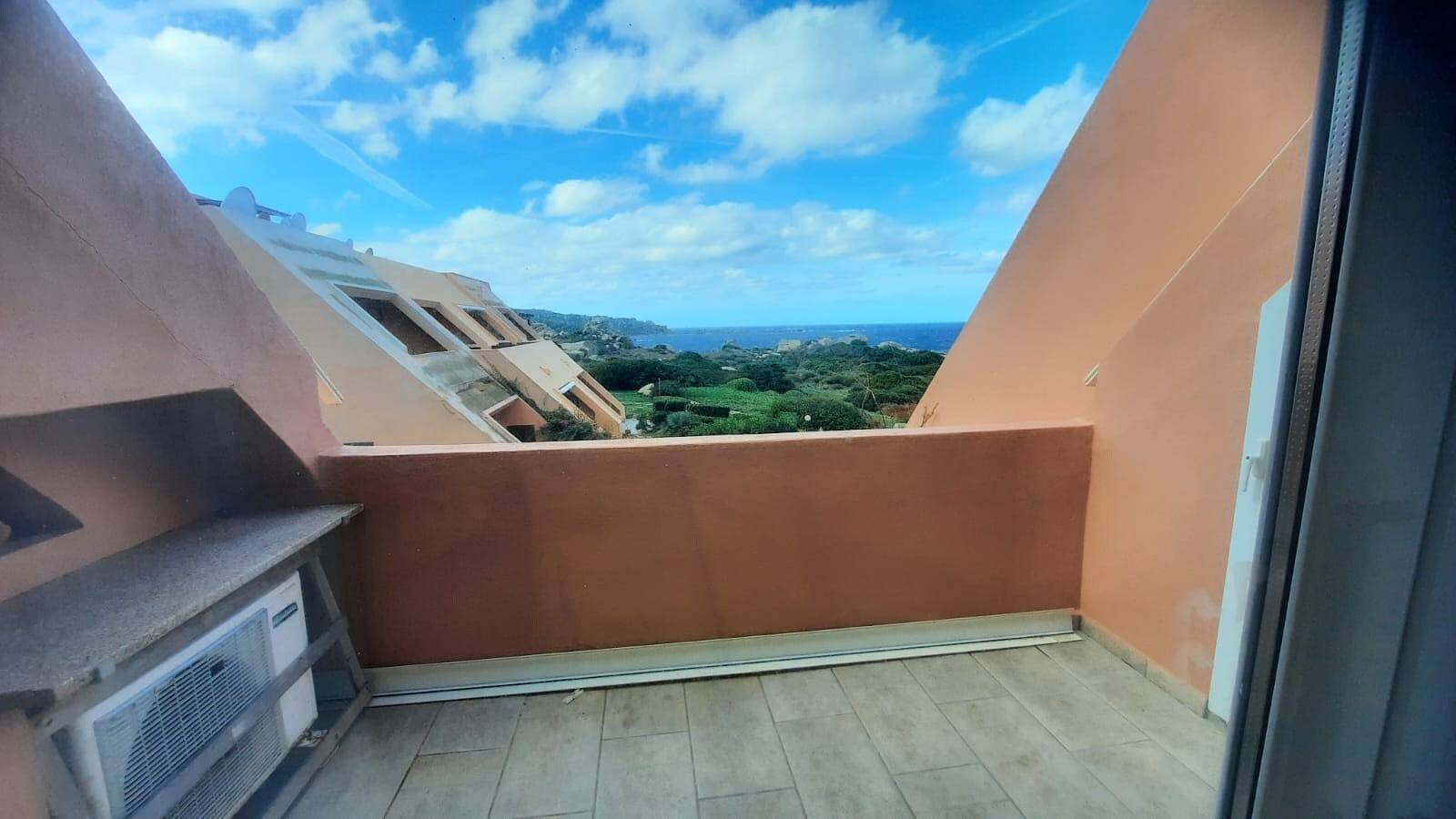 Studio entier, Studio « La Terrazza Di Bonifacio » avec vue mer, Wi-Fi et climatisation in Porto Quadro, Santa Teresa Gallura