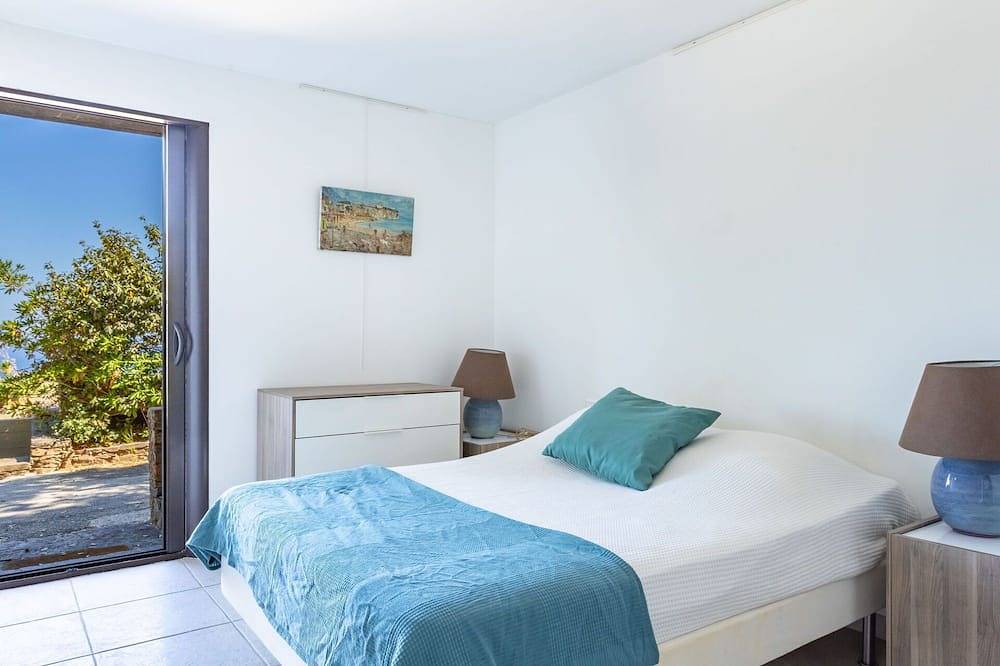 Schönes  Ferienhaus für 6 Personen mit  W-Lan, Tv und Terrasse in Cap Bénat, Bormes-les-Mimosas