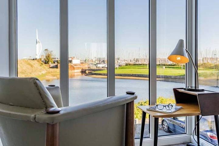 Holiday rental for 8 people, with balcony and garden in Gosport