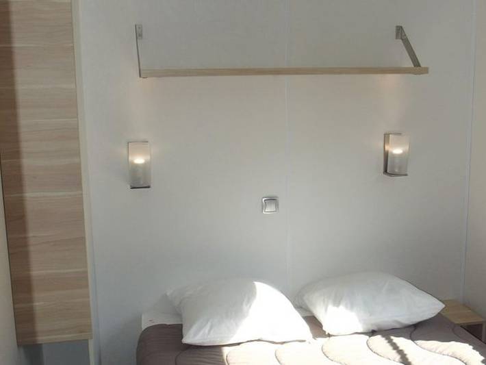 Mobil home pour 4 personnes, avec piscine et terrasse, animaux acceptés à Le Grand-Serre - 3