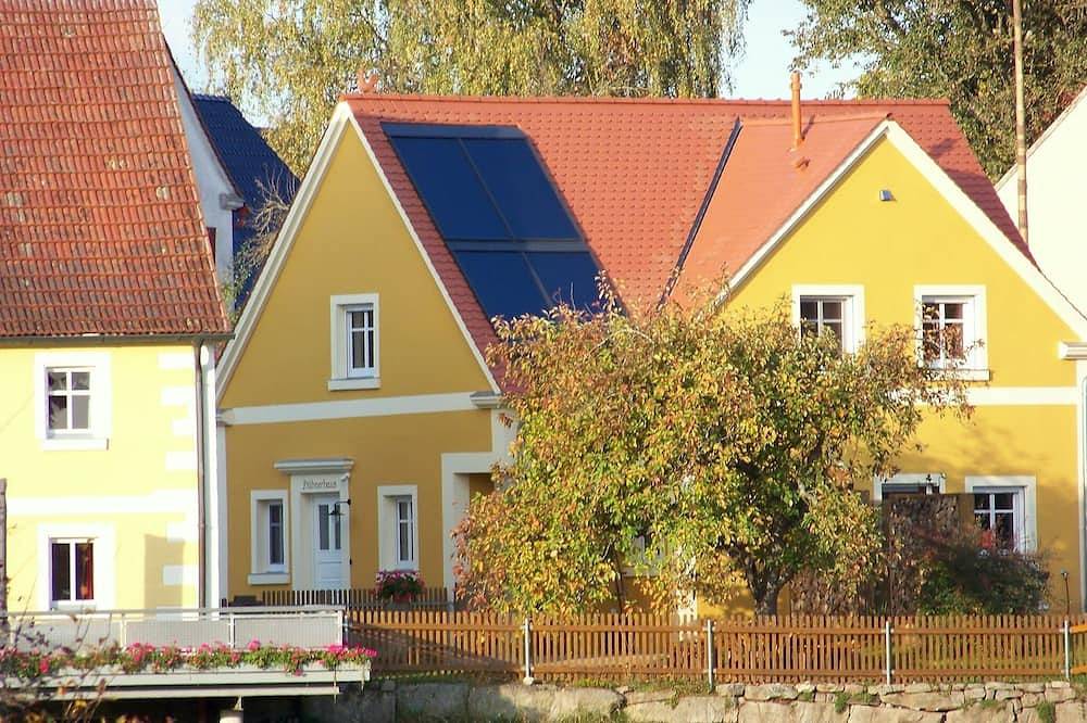 Ganze Wohnung, Modernes Ferienhaus (80m2) mit Terrasse & großem Garten in Ansbach, Romantische Straße