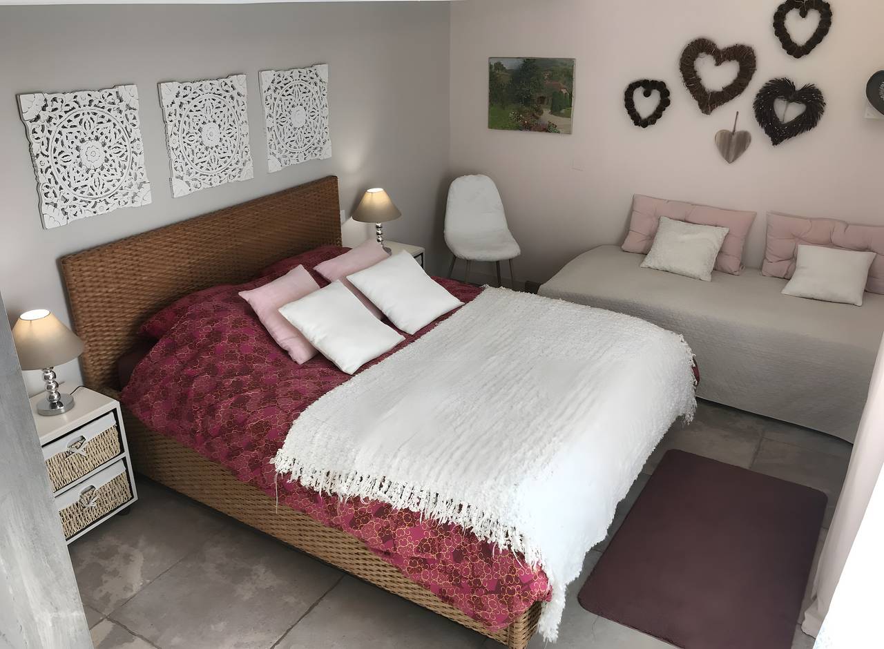 Ferienhaus 'Gîte De Charme Am Fuße Des Ventoux' mit Gemeinschaftspool, Wlan & Klimaanlage in Carpentras, Parc naturel régional du Mont-Ventoux