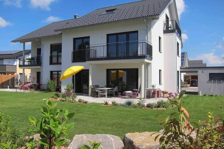 Ferienwohnung für 2 Personen, mit Balkon und Terrasse sowie Ausblick