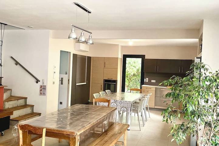 Location de vacances pour 10 personnes, avec terrasse et jardin à Mansac