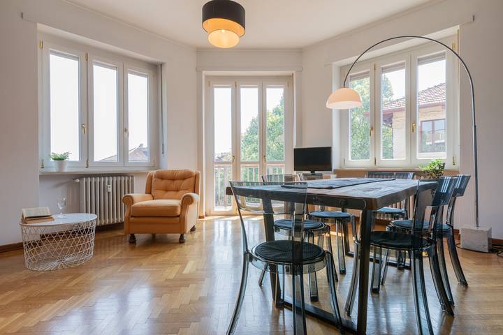 Vacation rental for 4 people, with balcony in Turin