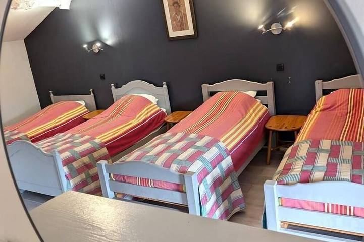 Location de vacances pour 13 personnes, avec jardin à Saint-Germain-Nuelles - 3